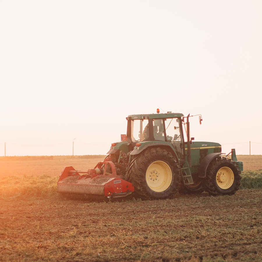 photographie d'un tracteur par Sha Ro